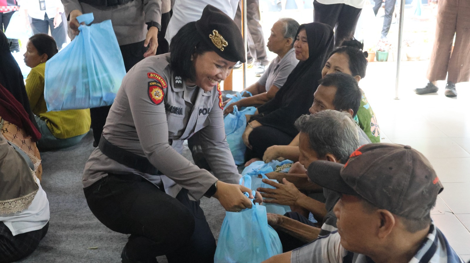 Semangat Hari Kartini, Polwan Polda Metro Jaya Hadir Lewat Edukasi dan Bakti Sosial bagi Perempuan dan Kaum Rentan