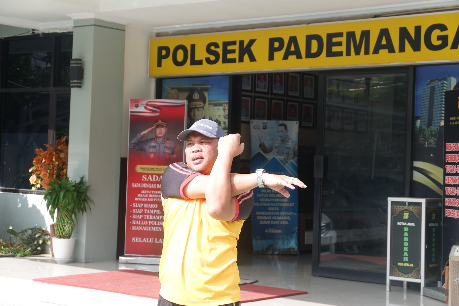 Polsek Pademangan Gelar Olahraga Bersama dan Kurve untuk Jaga Kebersihan dan Kebugaran