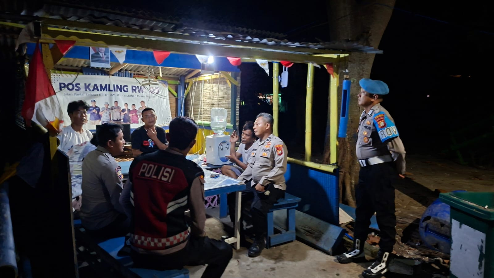 Patroli Malam Gabungan, Polsek Kepulauan Seribu Selatan Intensifkan Sosialisasi Layanan 110 dan Antisipasi Gangguan Kamtibmas