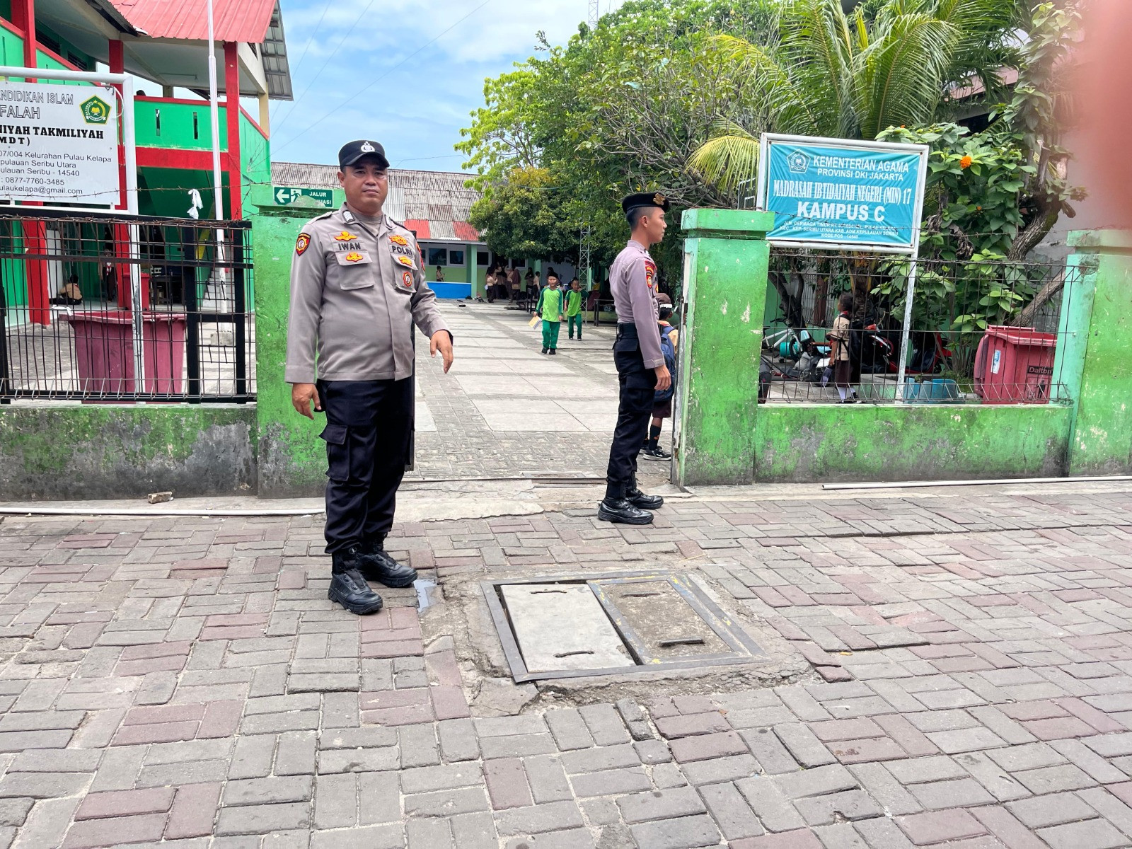 Polres Kepulauan Seribu Rutin Gelar Strong Point di Dermaga dan Sekolah, Kapolres Tekankan Keselamatan dan Perlindungan Pelajar