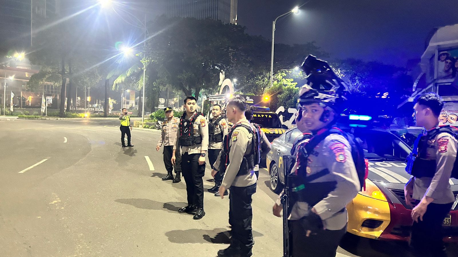 Jaga Bekasi " Personil Gabungan Polres Metro Bekasi Kota Patroli Tiitk Rawan Kejahatan Jalanan dan Balap Liar