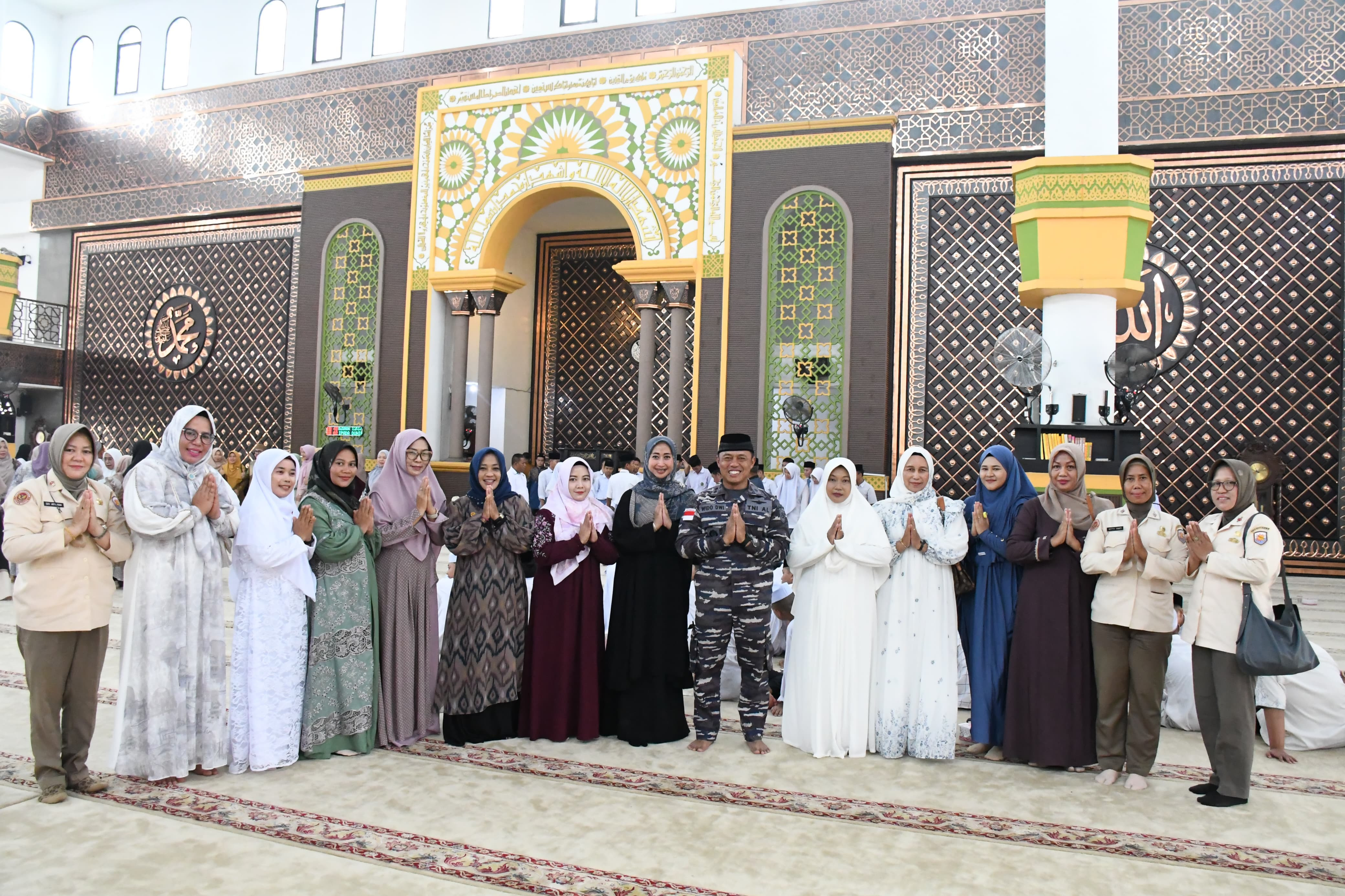 Lanal TBA dan Pemda Kabupaten Asahan Peringati Isra Mi'raj di Masjid Agung H. Achmad Bakrie Kisaran