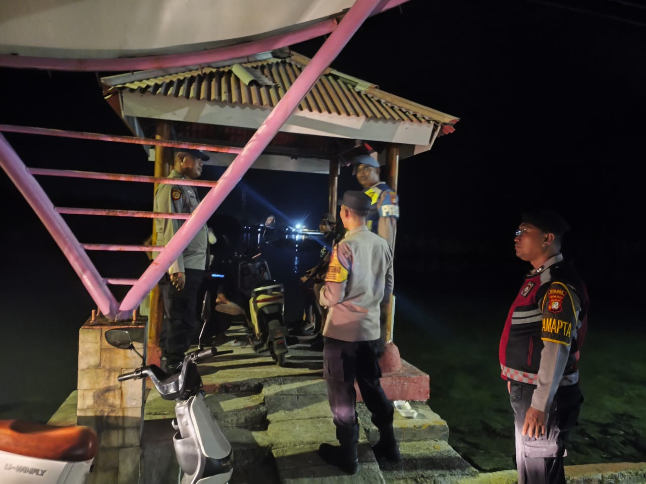 Patroli Malam Gabungan Polsek Kepulauan Seribu Utara, Antisipasi Tawuran dan Kejahatan Jalanan