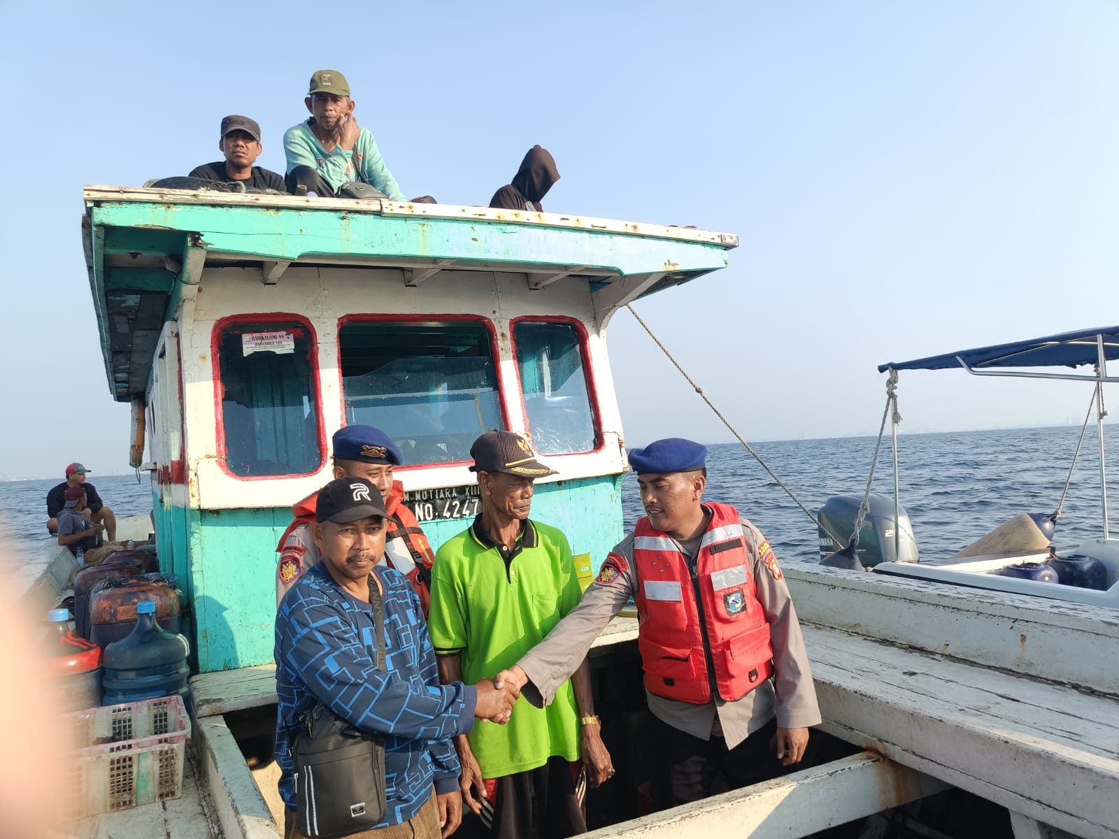 Satpolairud Patroli Laut Cegah Premanisme dan Perompakan di Perairan Kepulauan Seribu
