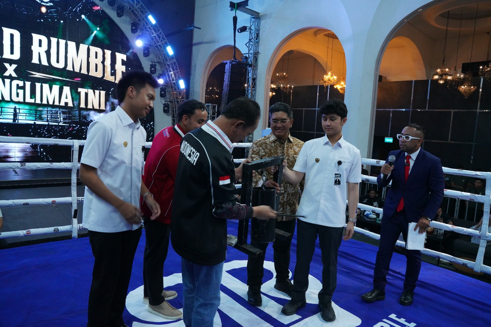 Kasum TNI : Mahasiswa dan Prajurit TNI Meriahkan Tinju Amatir Rakyard Rumble Piala Panglima TNI