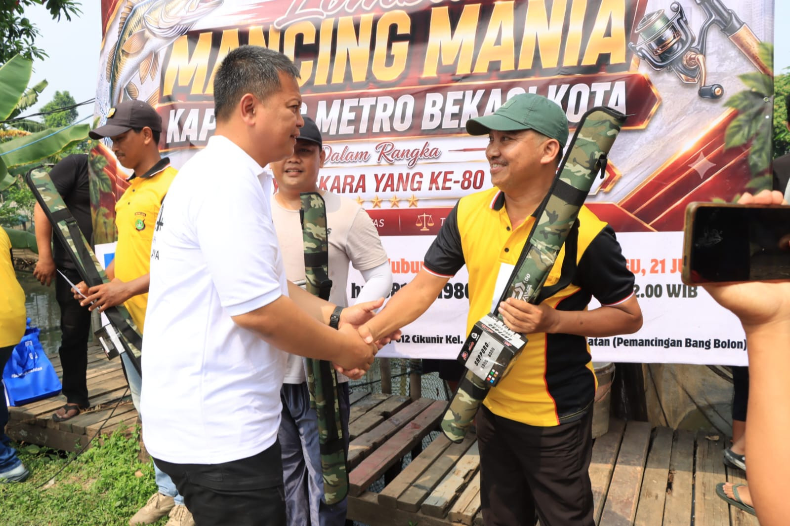 Mancing Mania Sambut HUT Bhayangkara ke-80, Kapolres Metro Bekasi Kota Pererat Kedekatan dengan Warga