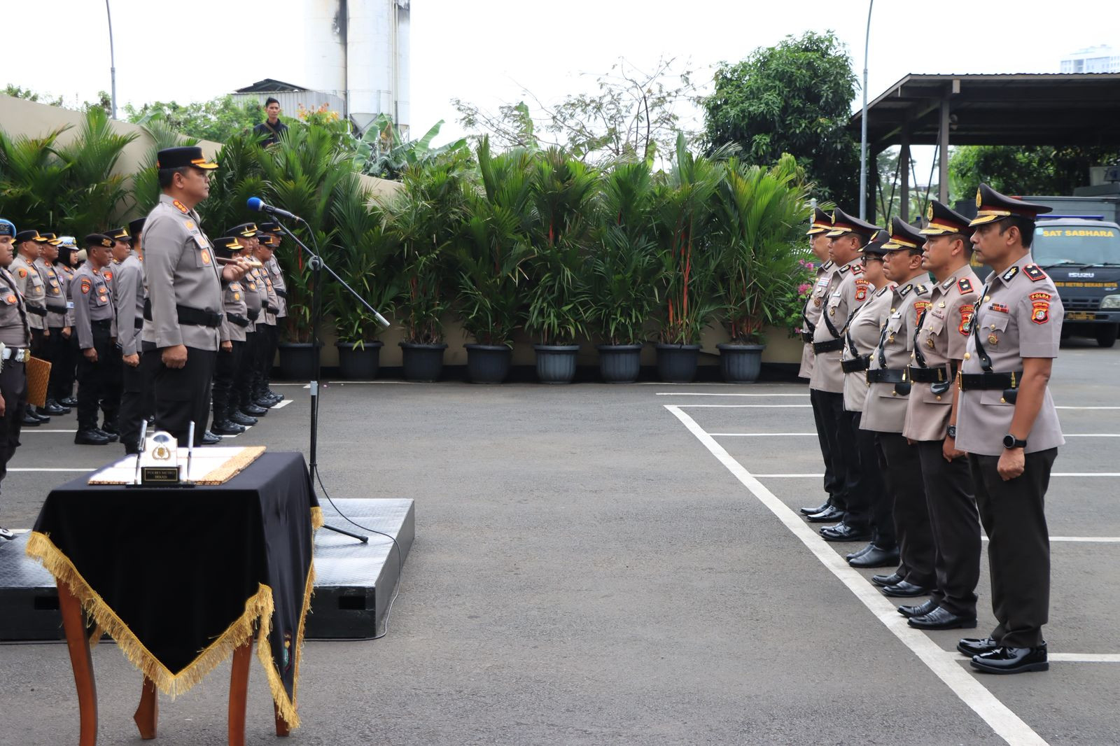 Kapolres Metro Bekasi Kota Pimpin Sertijab Kasat Intelkam, Kasat Binmas, dan Kapolsek Bekasi Selatan