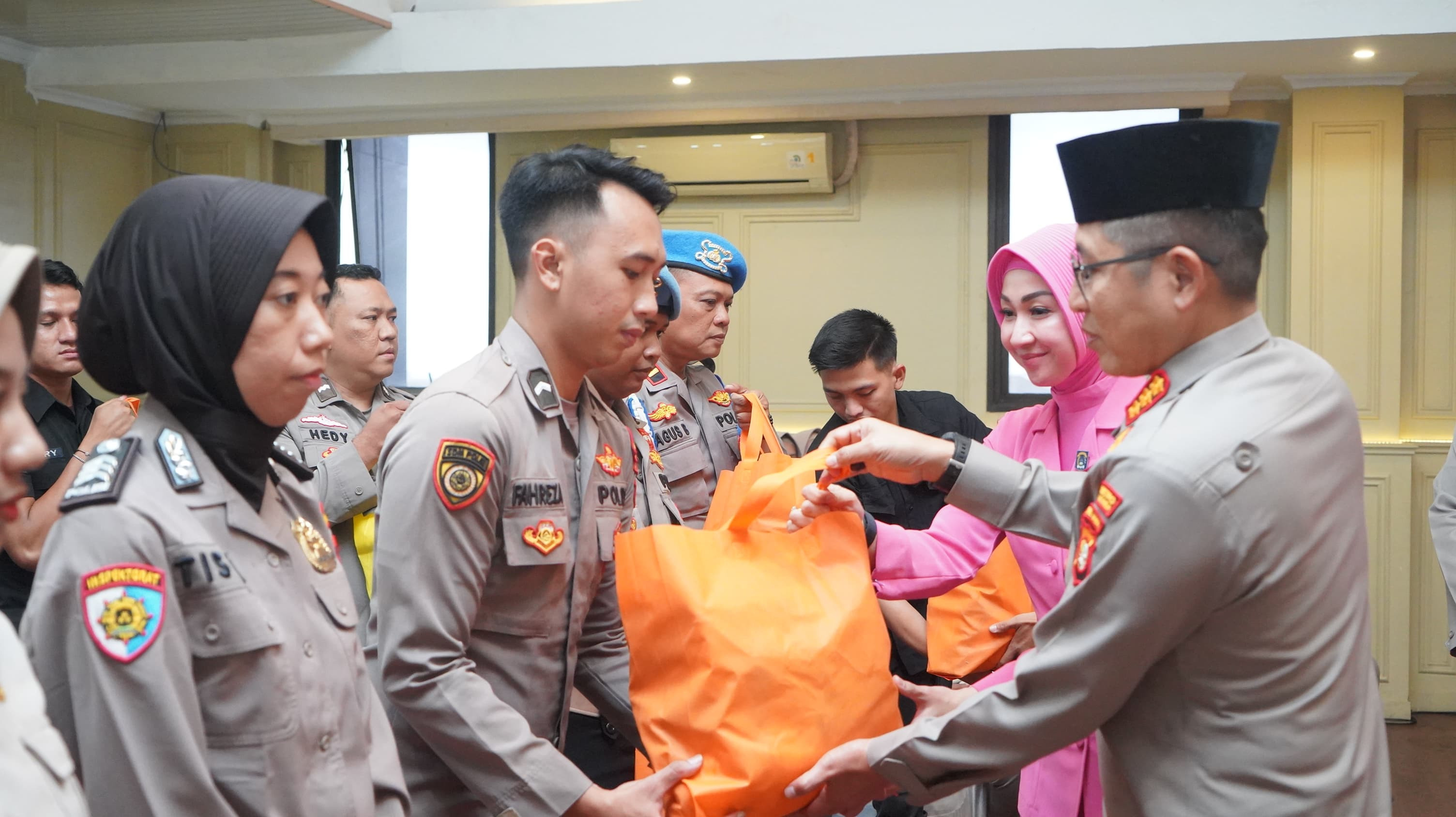 Bazar Ramadhan Polri Presisi dan Bhakti Sosial Bhayangkari 2025 di Polres Metro Jakarta Utara Berjalan Lancar dan Penuh Makna
