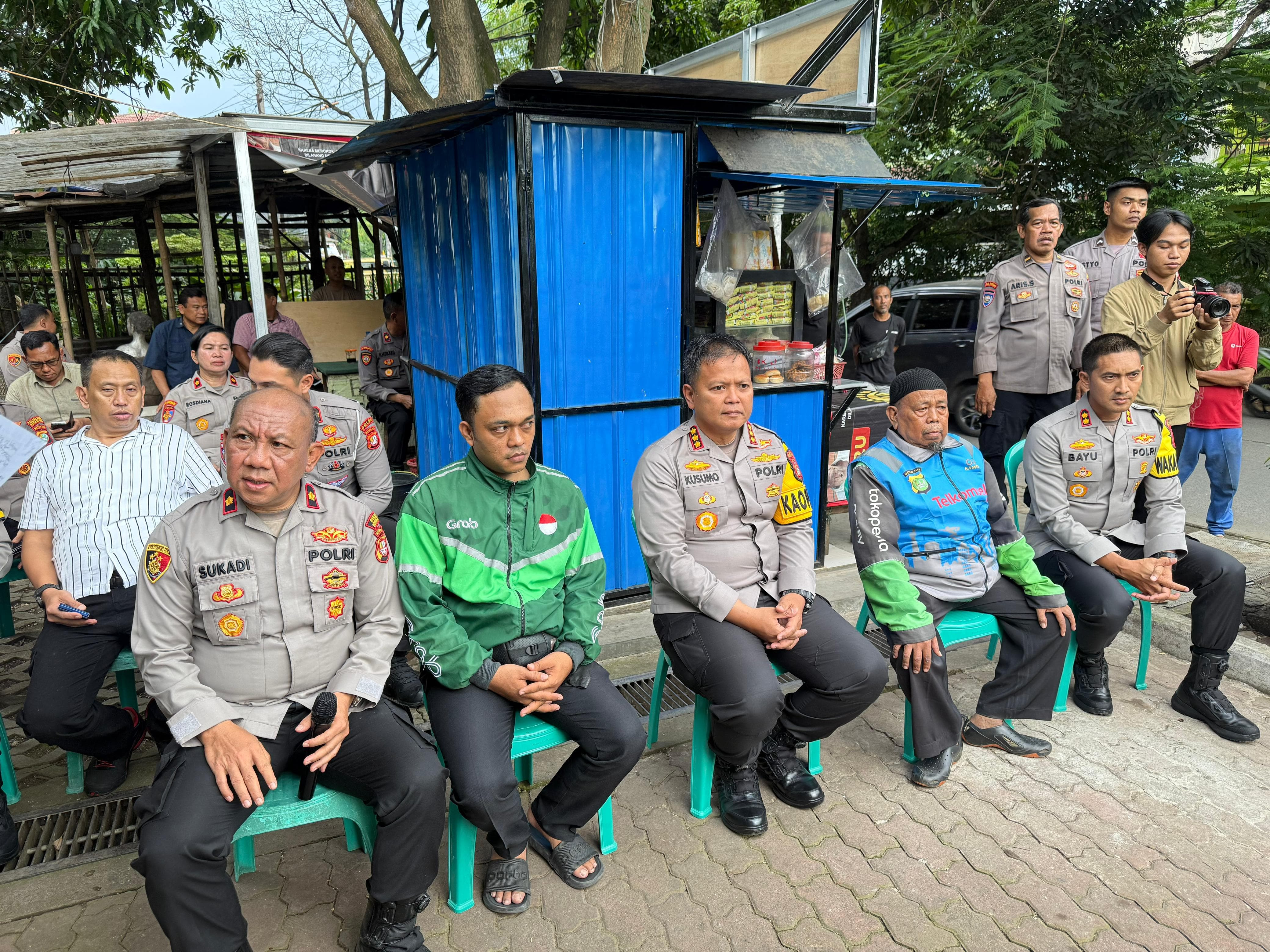 BAKTI KESEHATAN, SOSIAL, DAN PEMBUKAAN OJOL MART DIGELAR DI POLSUBSEKTOR MUSTIKAJAYA