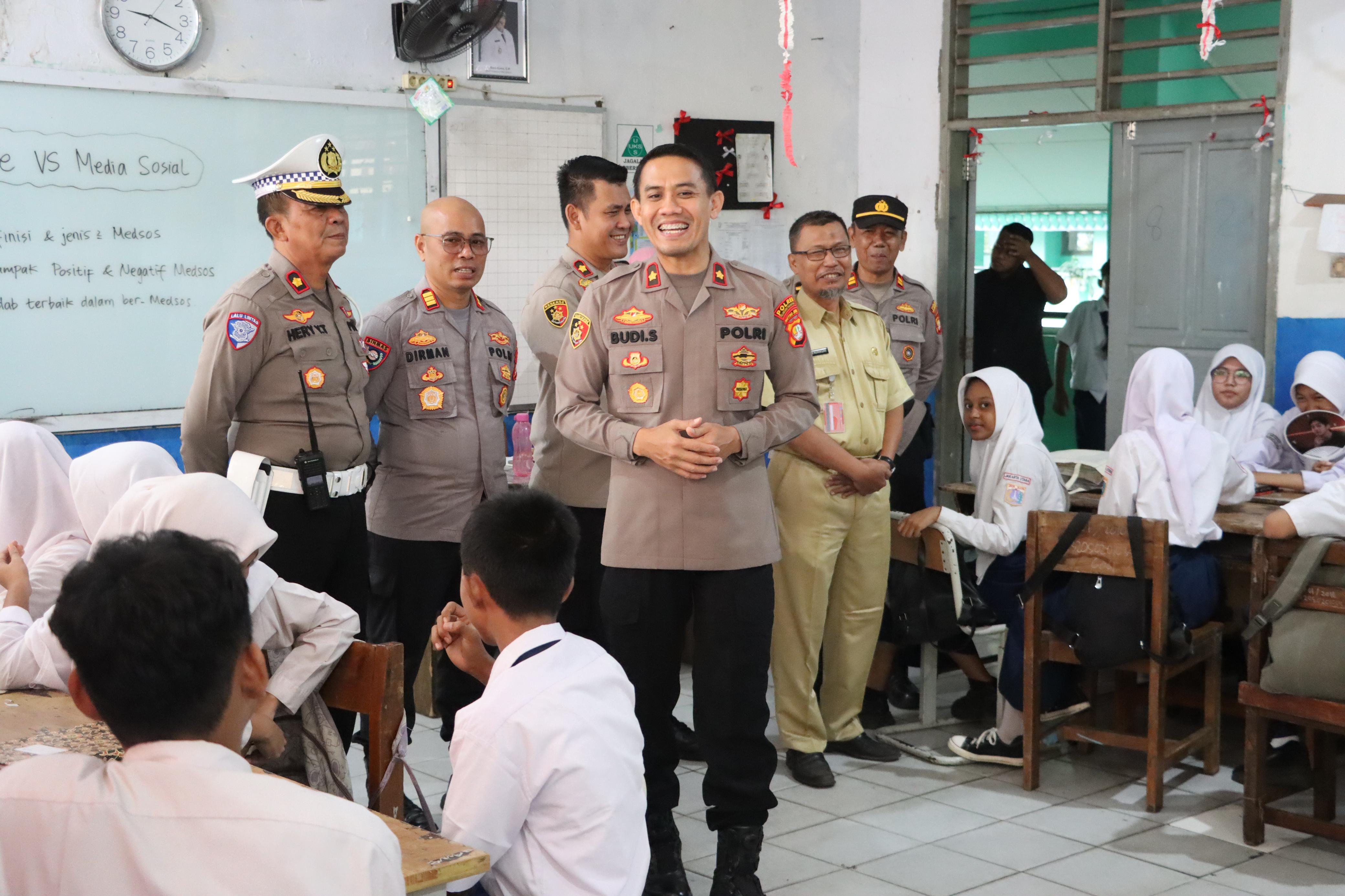 Polres Pelabuhan Tanjung Priok Ajak Pelajar SMPN 53 Jadi Duta Perubahan: Jauhi Tawuran, Narkoba,  dan Bijak Bermedia Sosial serta Berani Laporkan Premanisme & Pungli