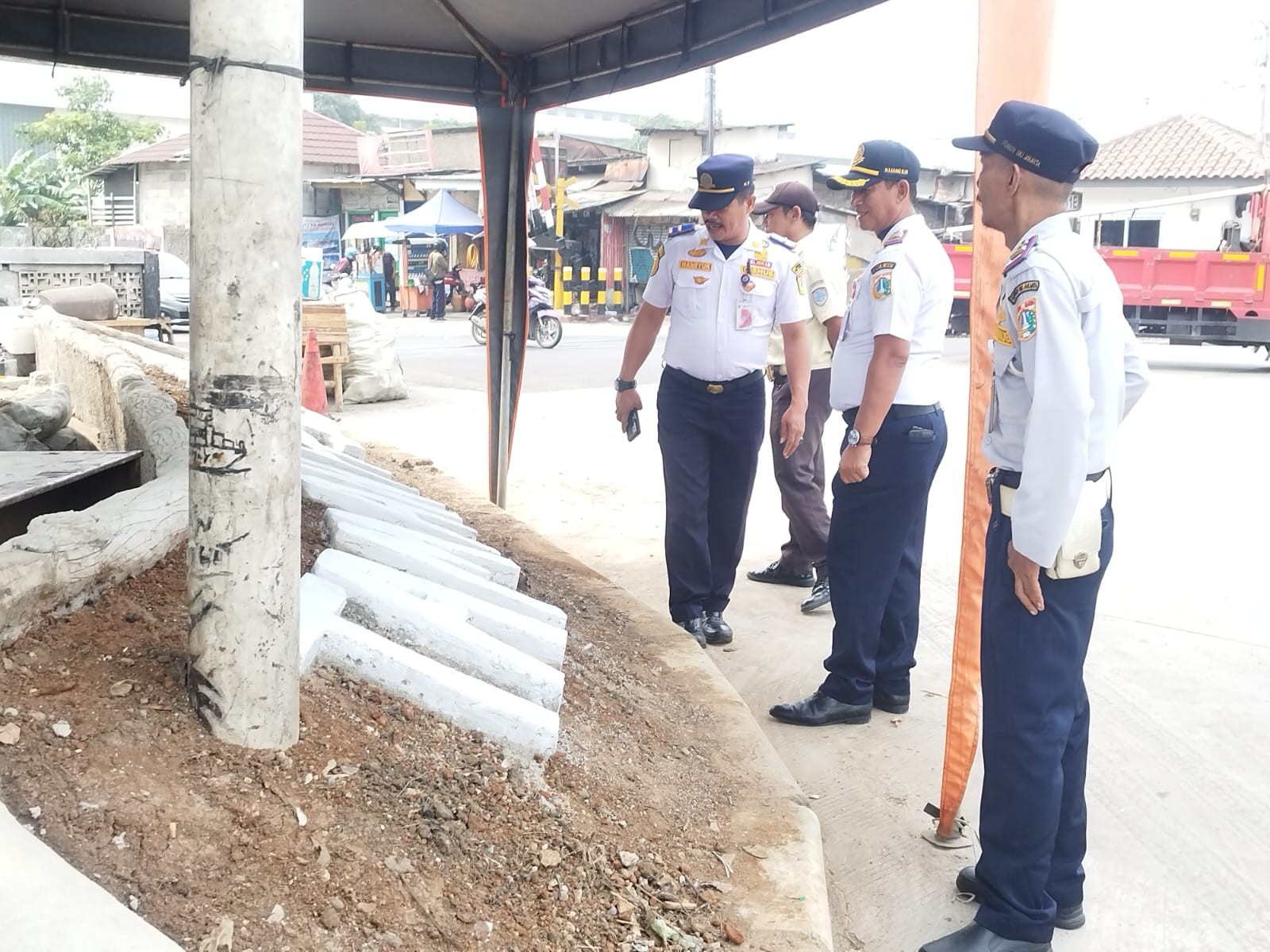 Sambut Penilaian Adipura, Sandi Pimpin Penataan Lingkungan Terminal Tanjung Priok