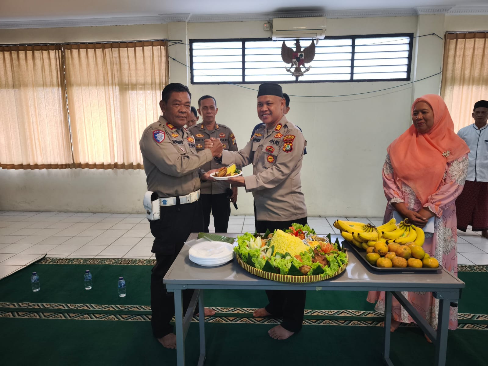 Jabat Kapolsek Bekasi Barat, AKP Wahyudi Gelar Tasyakuran dan Santunan Anak Yatim sebagai Wujud Syukur dan Kepedulian