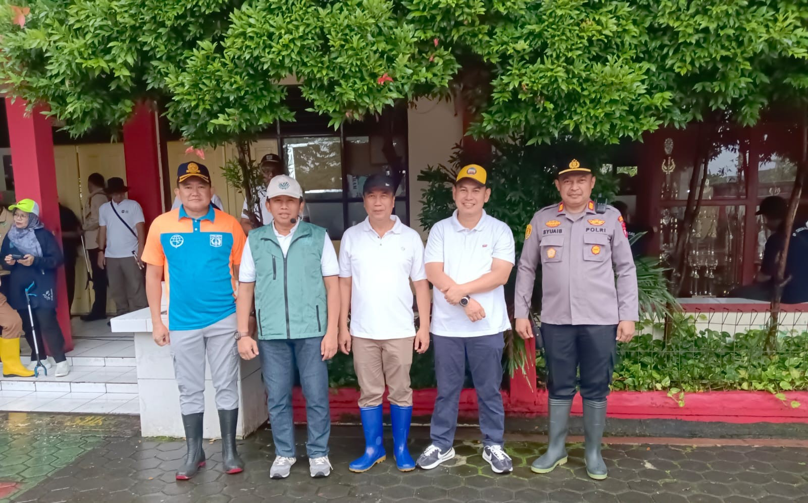 Menteri Lingkungan Hidup Pimpin Apel Kerja Bhakti di Rorotan, Dorong Asrama Polri Jadi Contoh Hunian Ramah Lingkungan