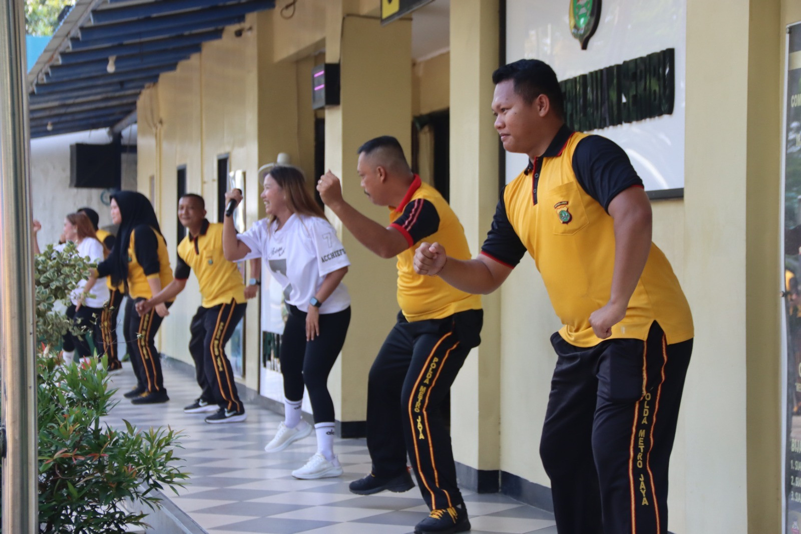 Polres Kepulauan Seribu Gelar Olahraga Bersama Masyarakat, Eratkan Silaturahmi dan Sinergi