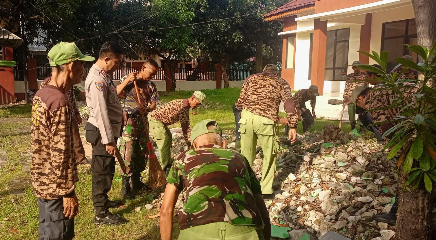 Laksanakan Giat K3 Bersama Staf dan Linmas di Halaman Kantor Kelurahan Kranji