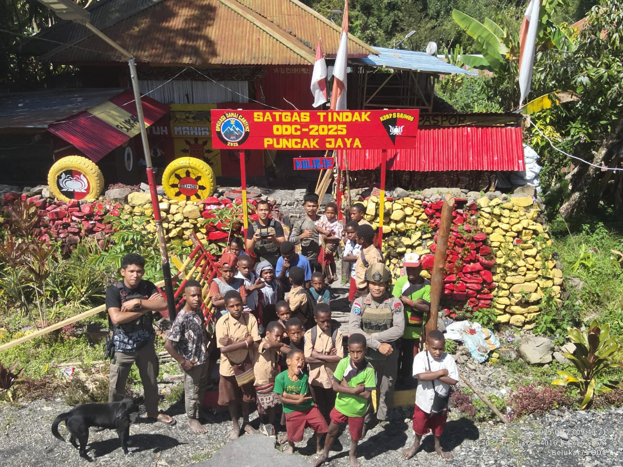 Ops Damai Cartenz-2025 Pererat Kebersamaan dan Motivasi Anak-anak di Kuliri