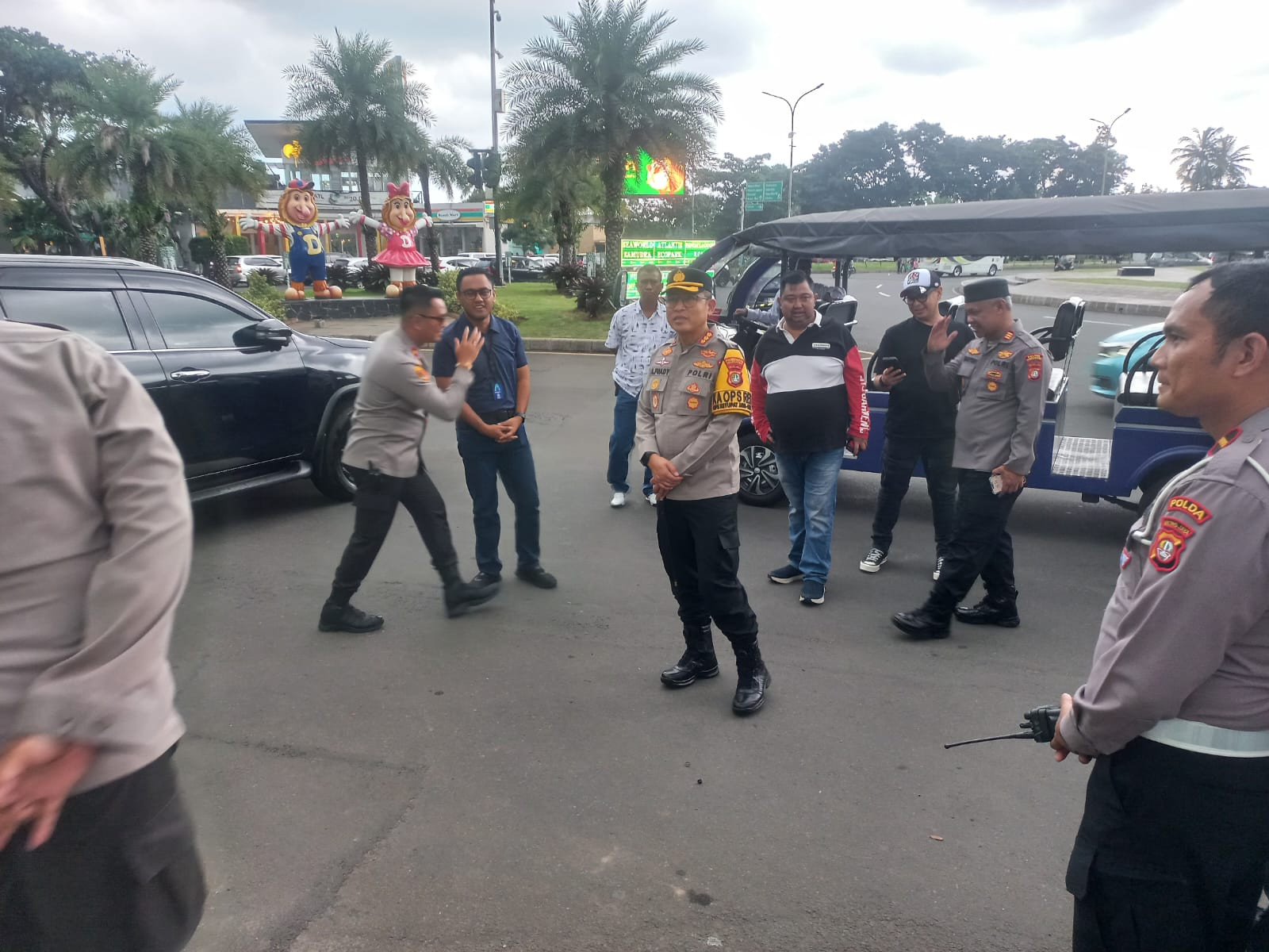 Kapolres Metro Jakarta Utara Tinjau Posyan Ancol dalam Rangka Ops Ketupat Jaya 2025