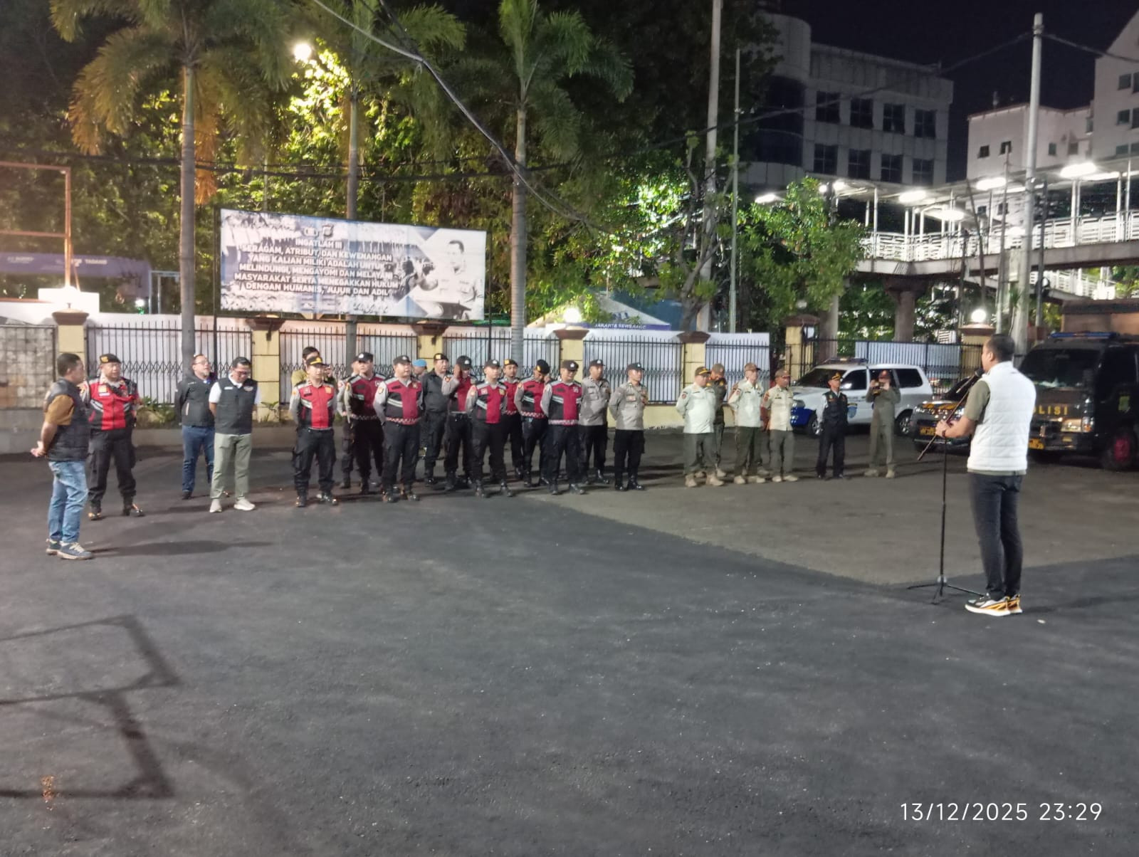 Jaga Jakarta, Jaga Lingkungan: Polsek Metro Penjaringan Gelar Apel KRYD Antisipasi Tawuran dan Kejahatan Jalanan