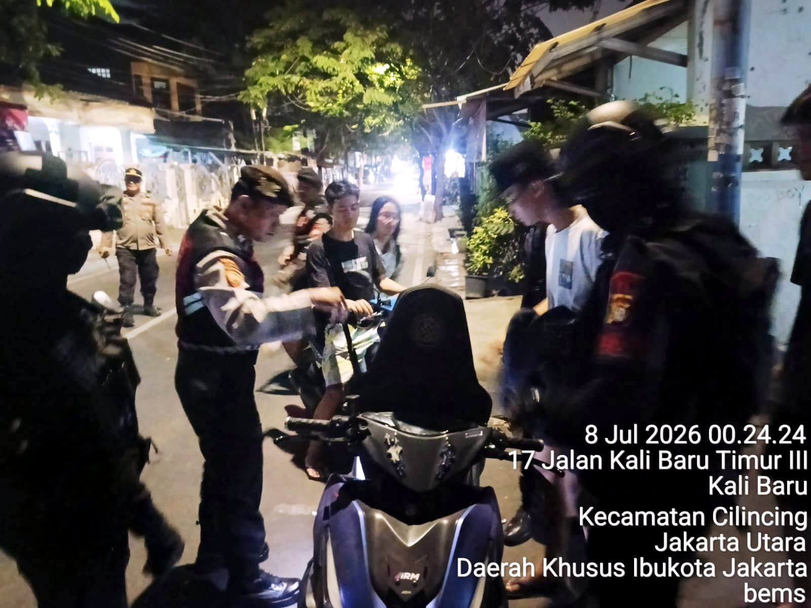 Patroli KRYD Polsek Cilincing Sisir Titik Rawan Tawuran dan Kejahatan Jalanan, Situasi Kamtibmas Tetap Kondusif