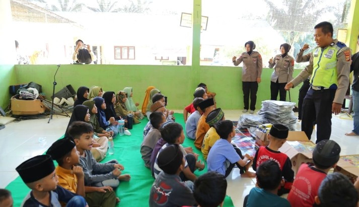 Dari Kepedulian untuk Masa Depan: Polri–Universitas Jambi Bantu Pelajar Aceh Tamiang