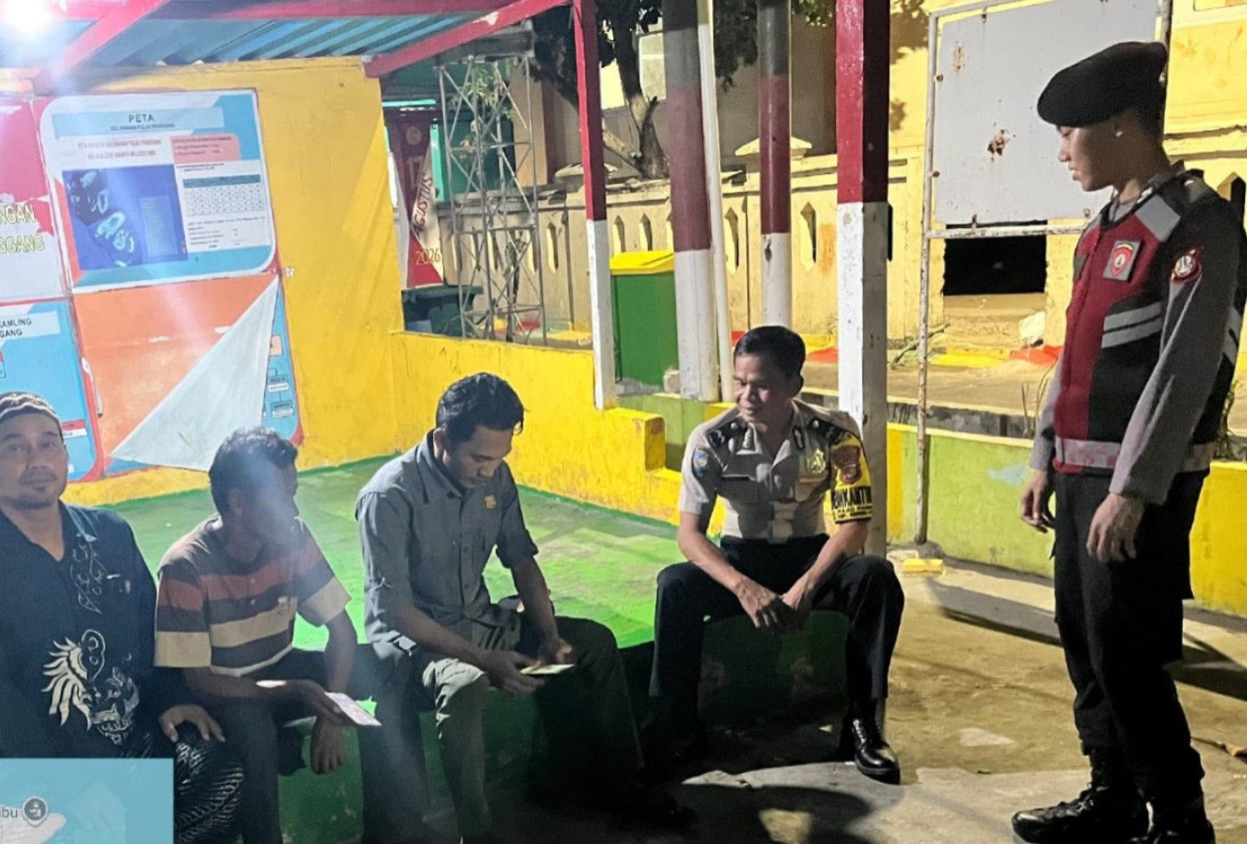 Layanan Polisi 110 Disosialisasikan Saat Patroli Malam, Polsek Kepulauan Seribu Utara Ajak Warga Jaga Kamtibmas