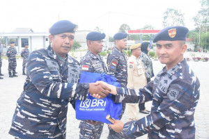 Menjelang Hari Raya Idul Fitri 1447 H, Lanal Bintan Bagikan Paket Lebaran Secara Serentak
